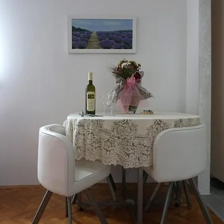 Muco Varos *