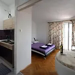 Muco Varos Апартаменты *