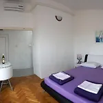 Muco Varos Апартаменты