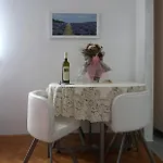 Muco Varos *