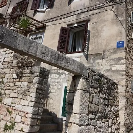 Muco Varos Apartment