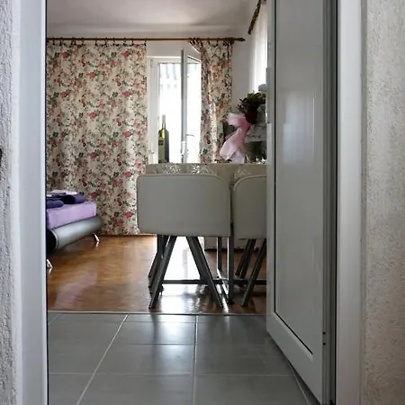 Apartment Muco Varos Split