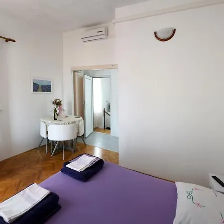 Muco Varos Apartment *