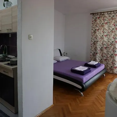 Apartman Muco Varos *