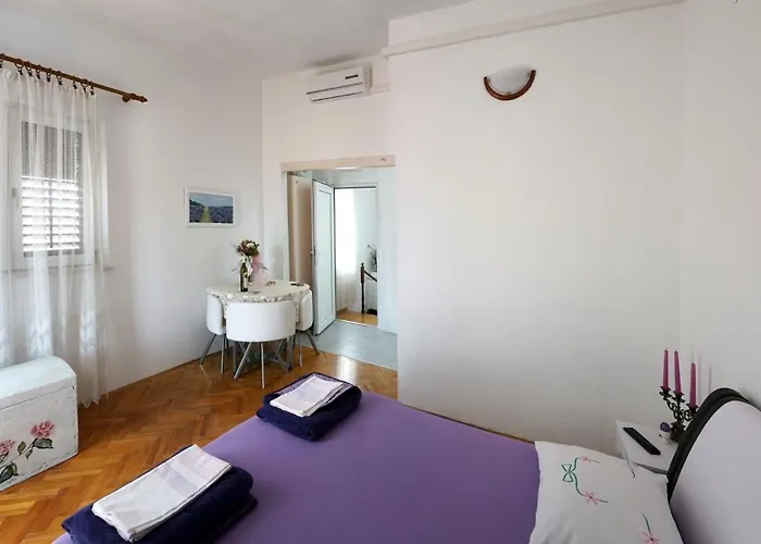 Muco Varos Apartamento *