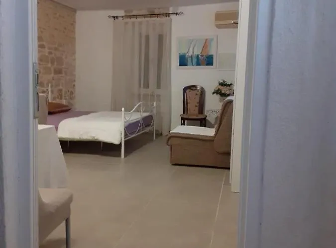 Muco Varos Apartamento *